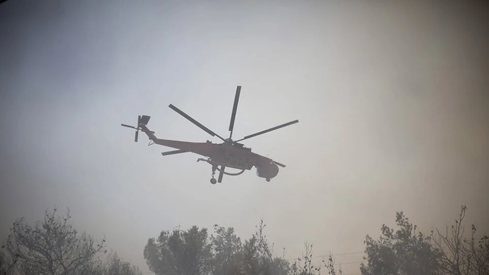 Φωτιά στην Κινέτα: Στις 17:00 πετούσε μόνο ένα Canadair